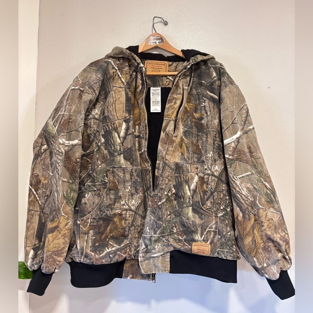 Signature by Levi Strauss & Co. Field Gear camo hooded jacket quilted lining